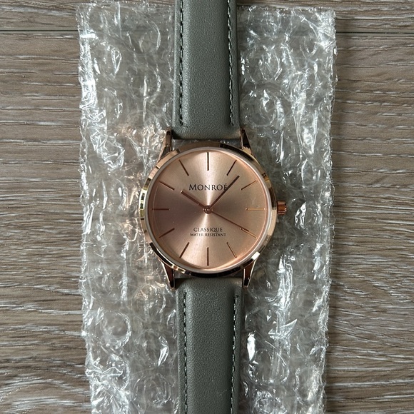 Monroé Leather Rose Gold Watch - Picture 2 of 5